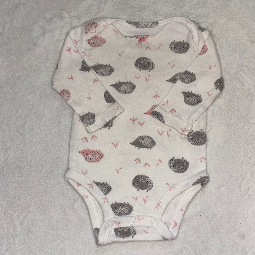 (3 for $10) carters Hedgehog Print One Piece bodysuit
